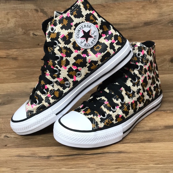 CONVERSE CTAS HIGH TOP BRAND NEW - Picture 10 of 16